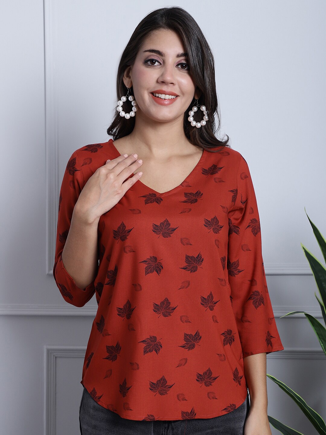 

Grancy Floral Printed V-Neck Cotton Top, Maroon