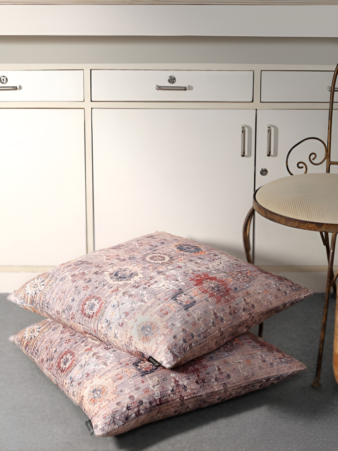 

ROMEE Grey & Pink 2 Pieces Ethnic Motifs Square Cushion Covers