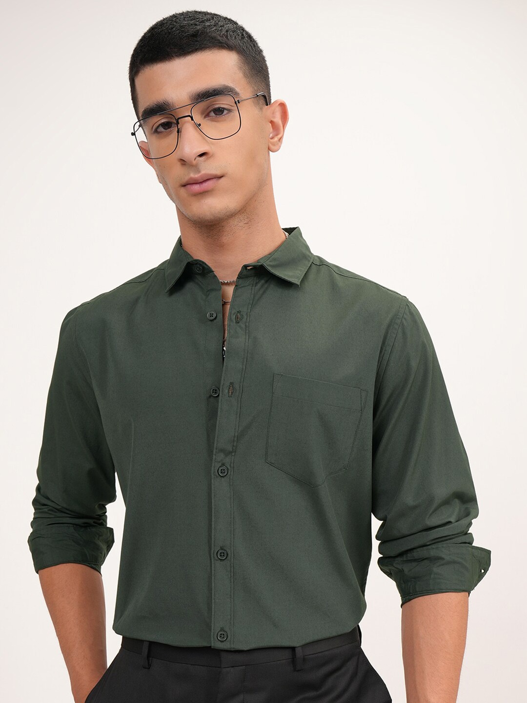 

Highlander Men Regular Fit Slim Fit shirt, Green