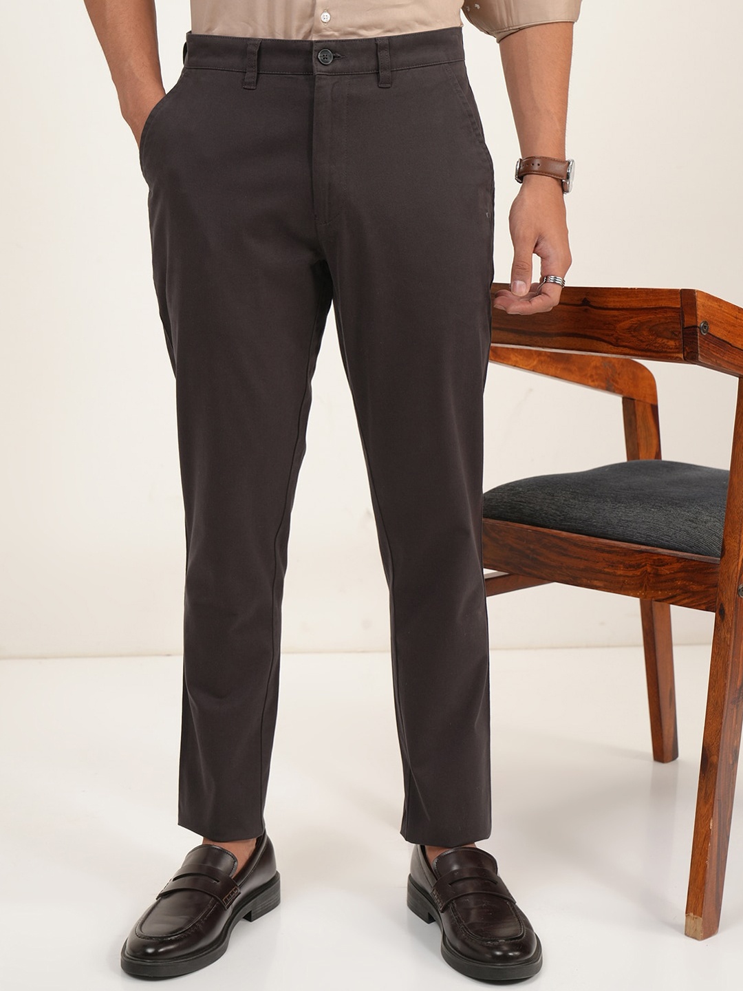 

HIGHLANDER Men Soft Feel Twill Chino Trousers, Charcoal
