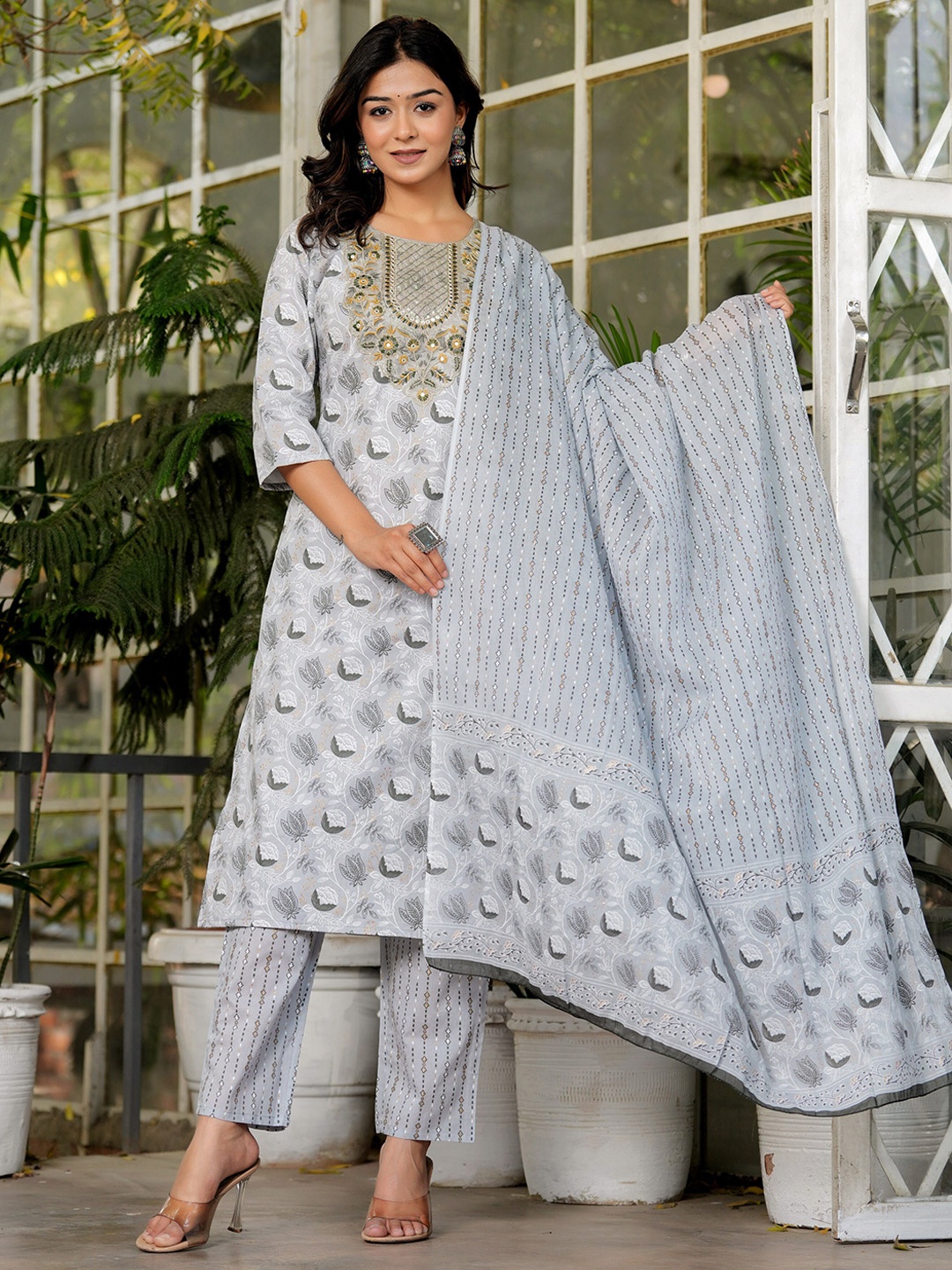

DORIYA Floral Printed Regular Thread Work Round Neck Straight Kurta with Palazzo & Dupatta, Grey