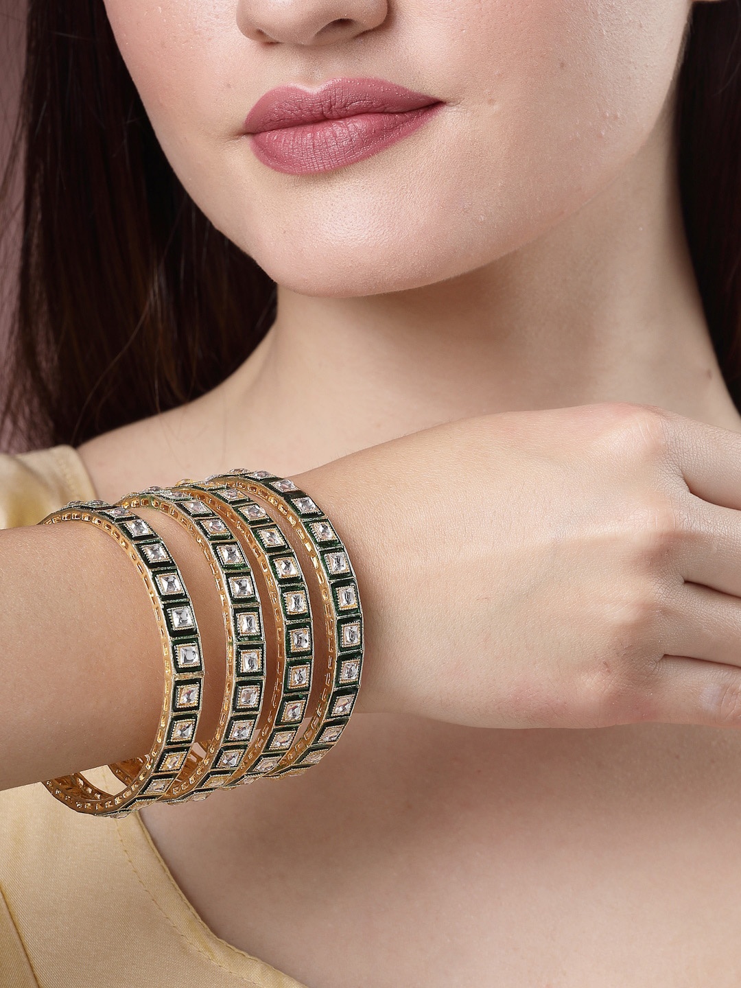 

NVR Set Of 4 Gold Plated & Kundan Studded Bangle