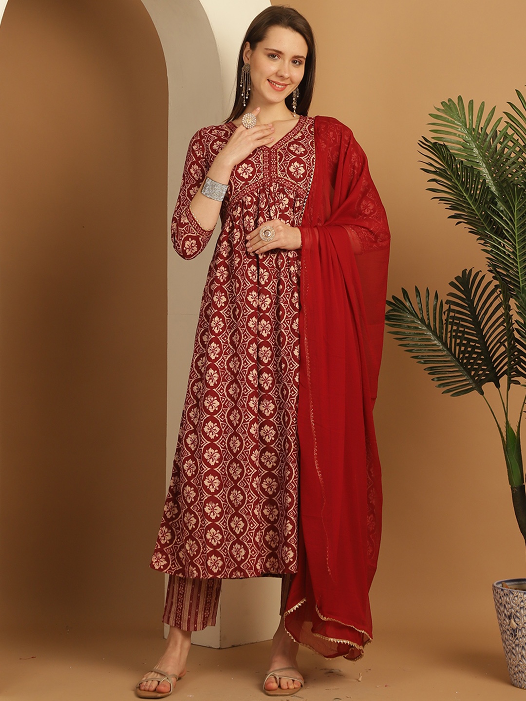 

Rajnandini V-Neck Floral Printed Regular Anarkali Kurta with Trousers & Dupatta, Maroon