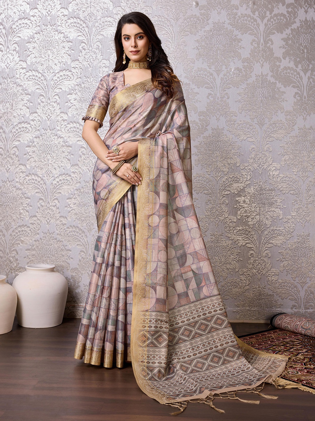 

Mitera Geometric Zari Pure Silk Banarasi Saree, Cream