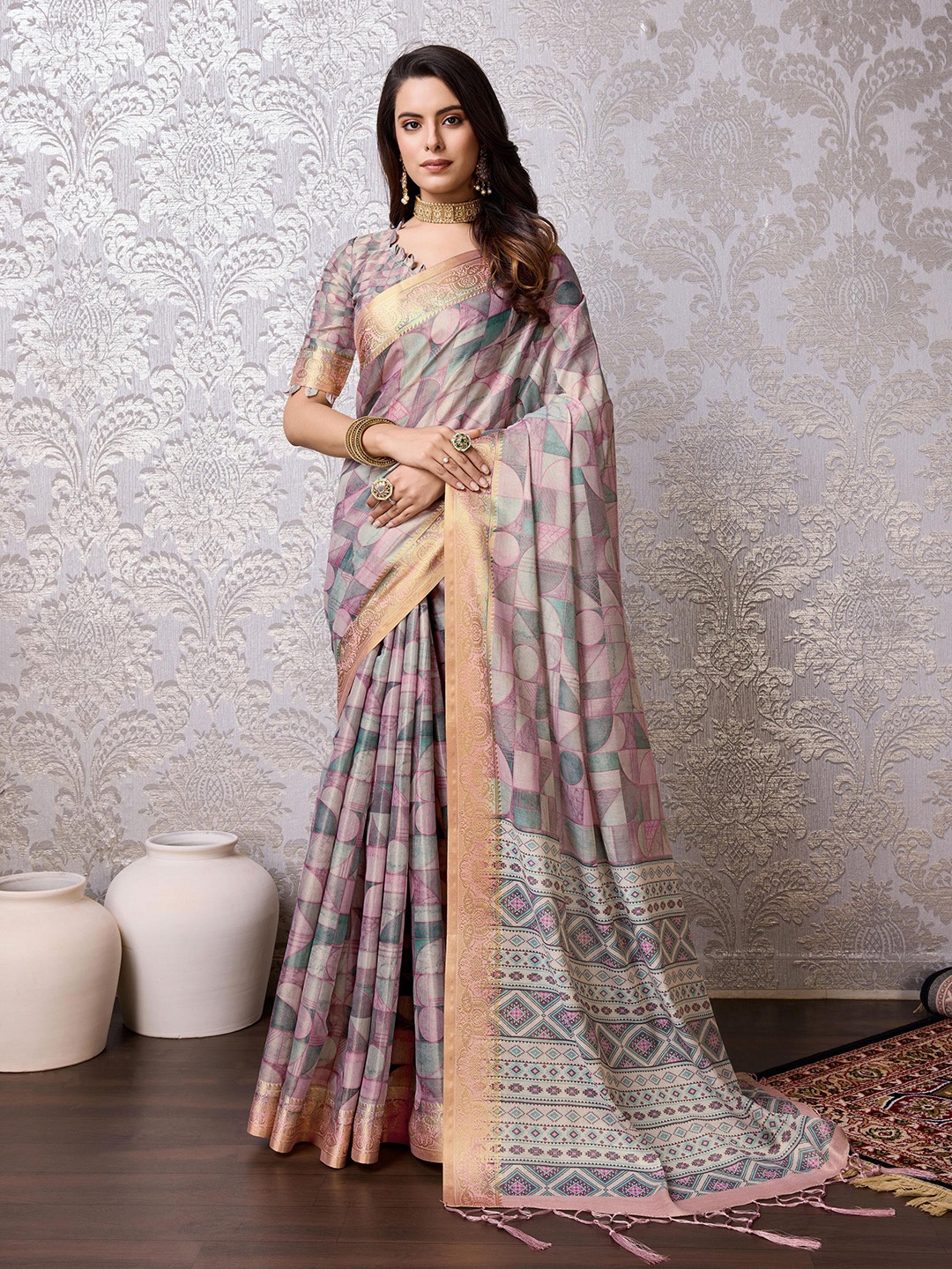 

Mitera Geometric Printed Zari Pure Silk Banarasi Saree, Pink
