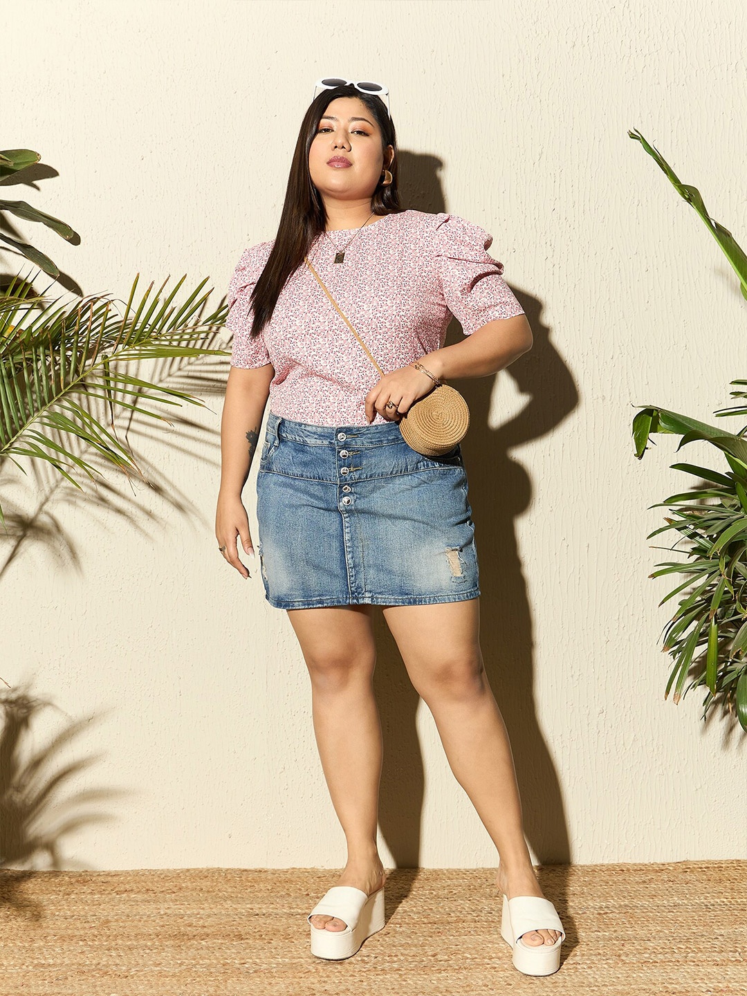 

Berrylush Curve Pink Plus Size Blue Floral Printed Puff Sleeves Top