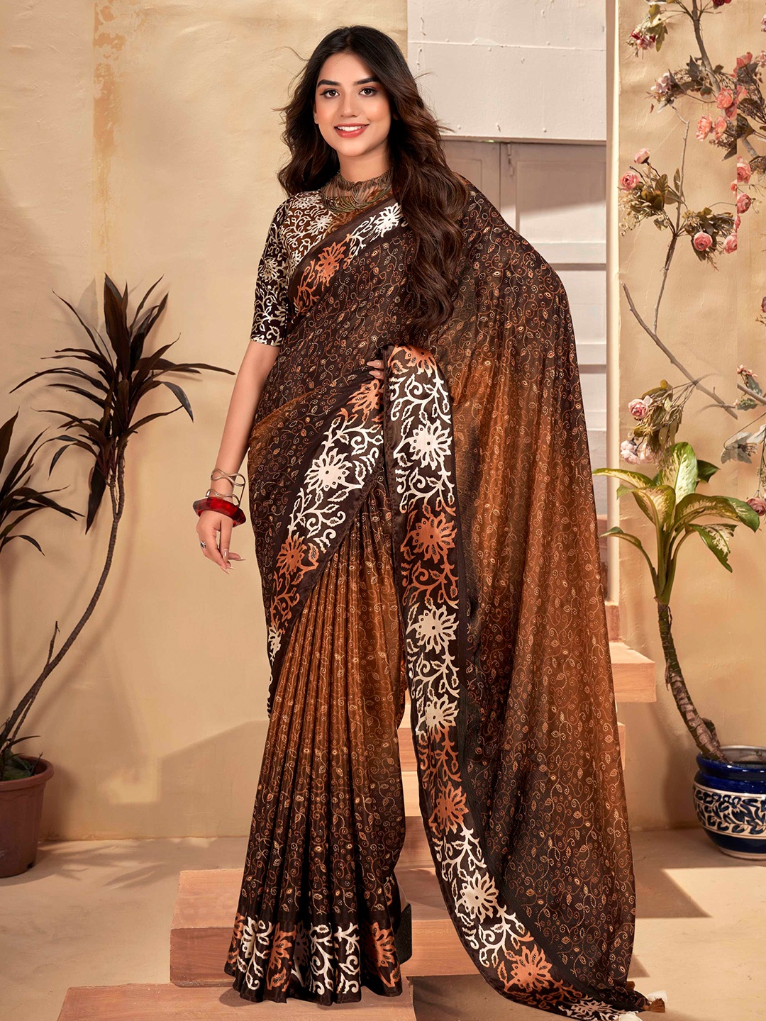 

Mitera Ethnic Motifs Printed Saree, Orange