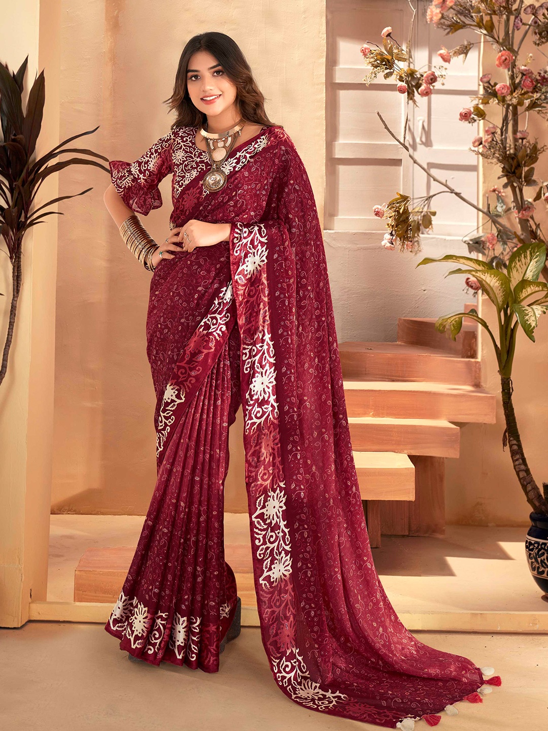 

Mitera Floral Printed Saree, Red