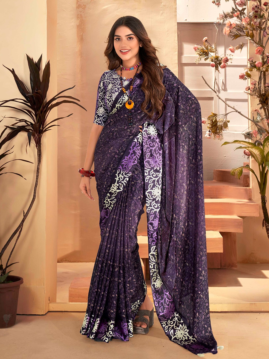 

Mitera Floral Printed Saree, Purple
