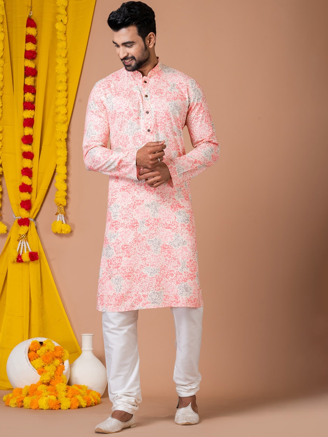 

HU - Handcrafted Uniquely Floral Printed Mandarin Collar Long Sleeves Kurta, Pink