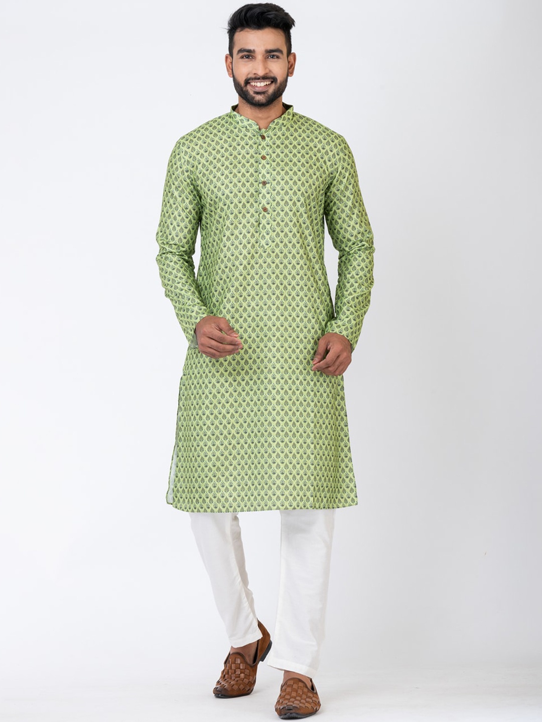 

HU - Handcrafted Uniquely Geometric Mandarin Collar Long Sleeves Cotton Kurta, Green