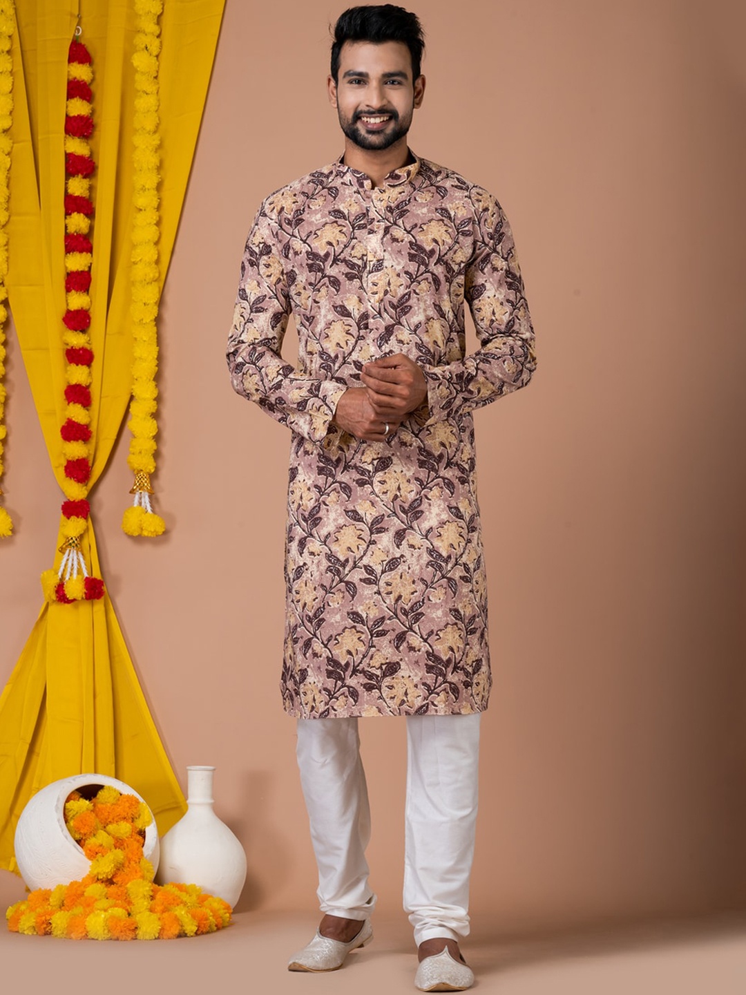 

HU - Handcrafted Uniquely Floral Printed Mandarin Collar Straight Kurta, Magenta