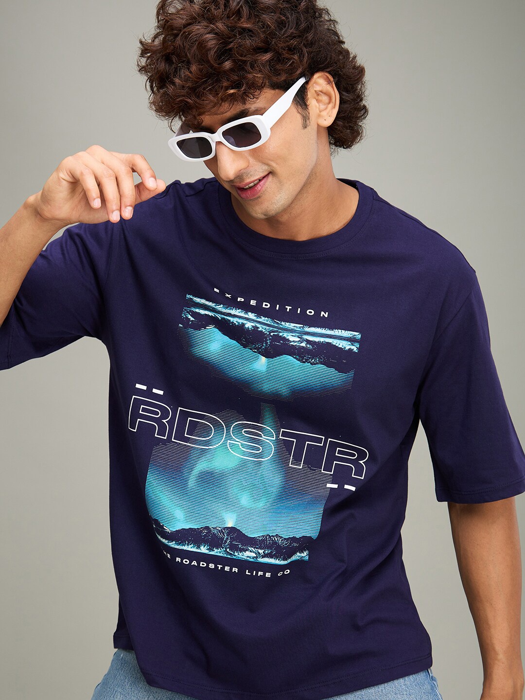 

The Roadster Lifestyle Co Navy Blue Printed Cotton Oversized Tshirt