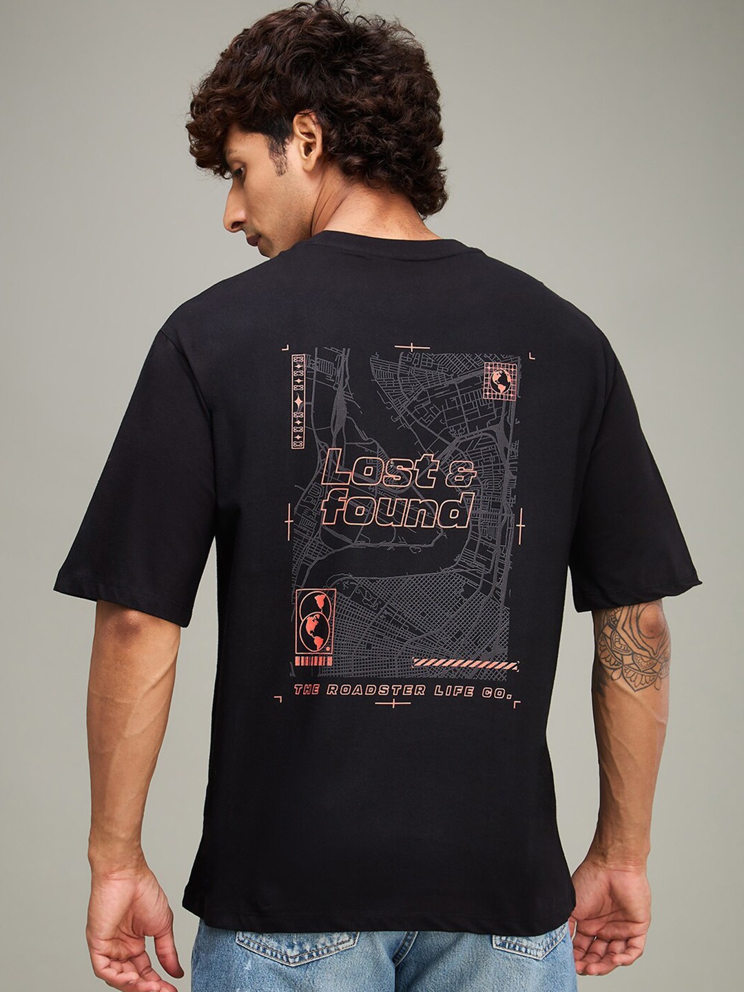 

The Roadster Lifestyle Co Typography Printed Cotton Oversized Tshirt, Black