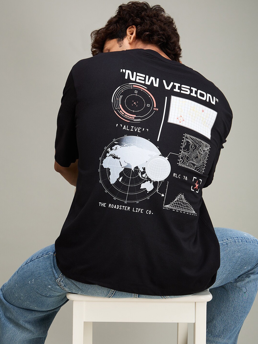 

The Roadster Lifestyle Co Black Printed Cotton Oversized Tshirt