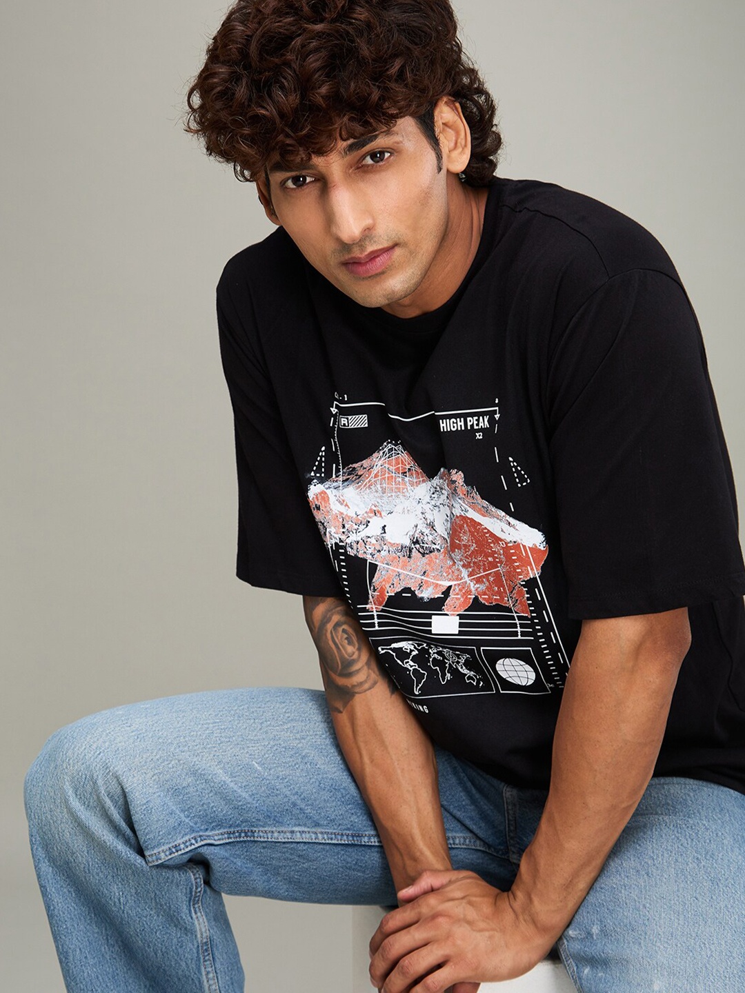 

The Roadster Lifestyle Co Printed Round Neck Oversized T-shirt, Black