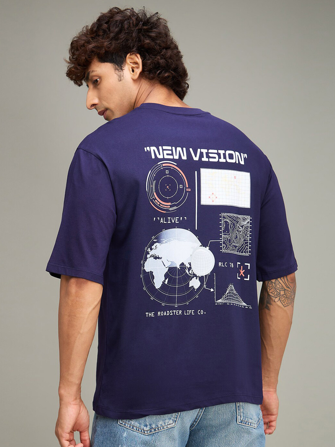 

The Roadster Lifestyle Co Navy Blue Graphic Printed Cotton Oversized-Fit T-Shirt