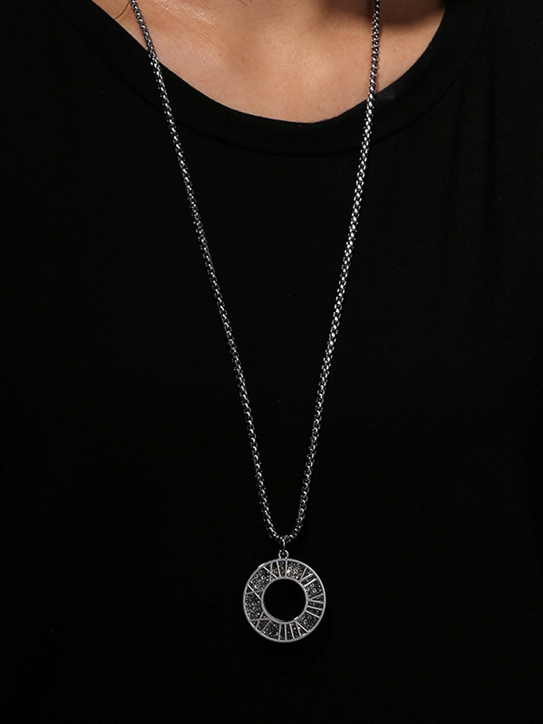 

VAGHBHATT Silver-Plated Circular-Shaped Pendants With Chains