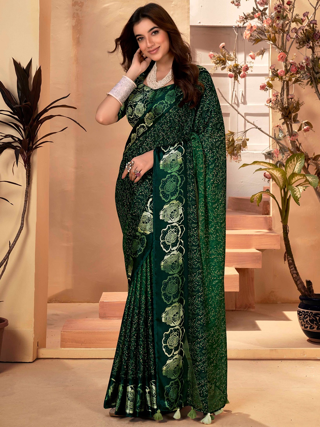 

Mitera Floral Printed Saree, Green