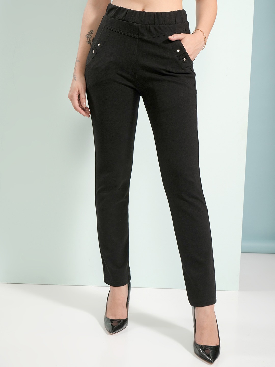 

Tokyo Talkies Women Black Skinny Fit Mid-Rise Trousers