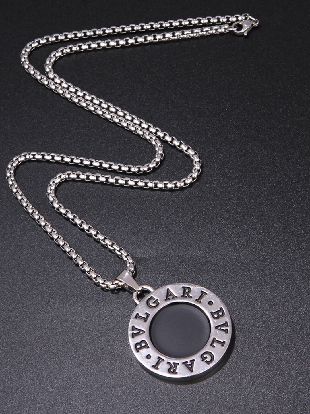 

FIMBUL Men Silver-Plated Circular Pendant With Chain