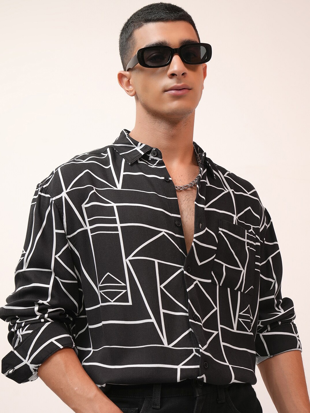 

Ketch Men Printed Oversized Shirt, Black