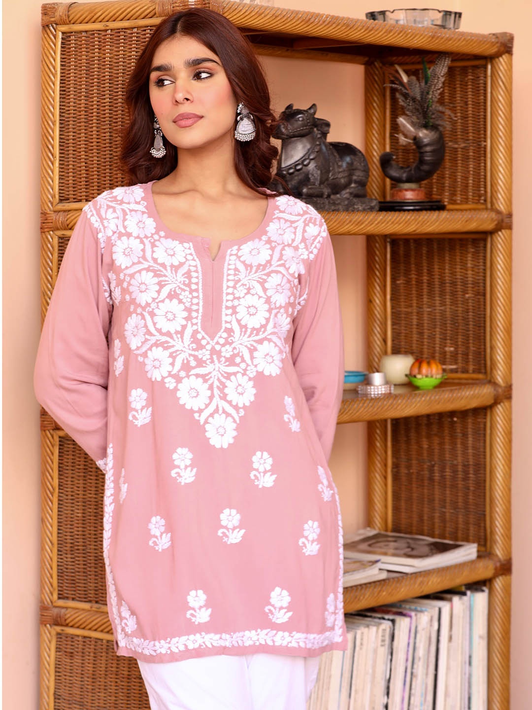 

HOUSE OF KARI Floral Embroidered Round Neck Thread Work Straight Chikankari Kurta, Peach
