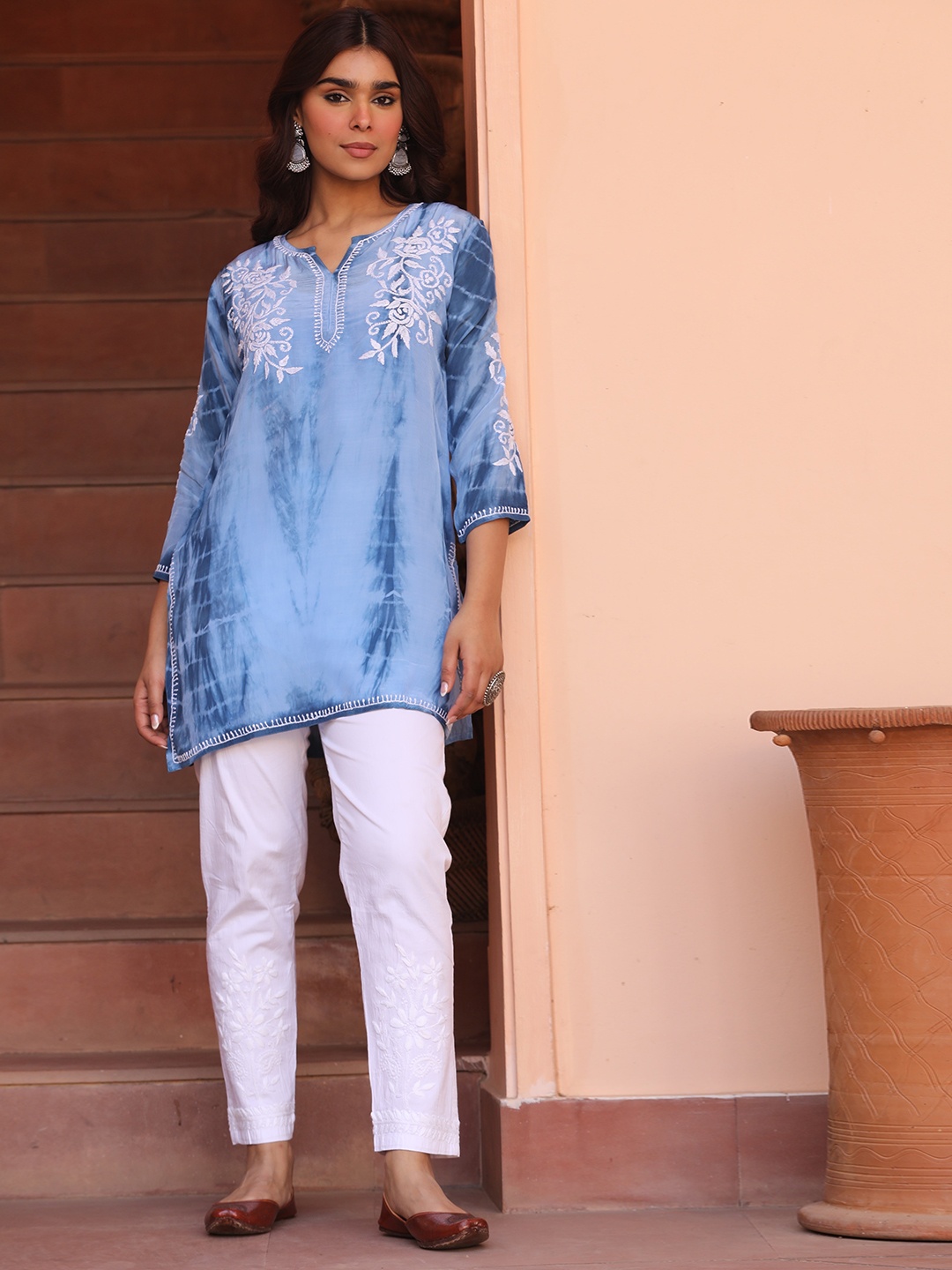 

HOUSE OF KARI Chikankari Short Kurta, Blue