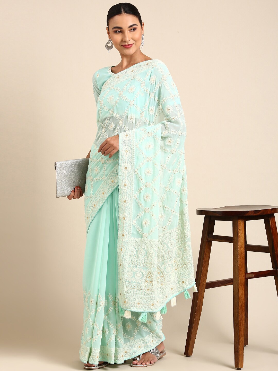 

Sunasi Floral Chikankari Pure Georgette Saree, Turquoise blue