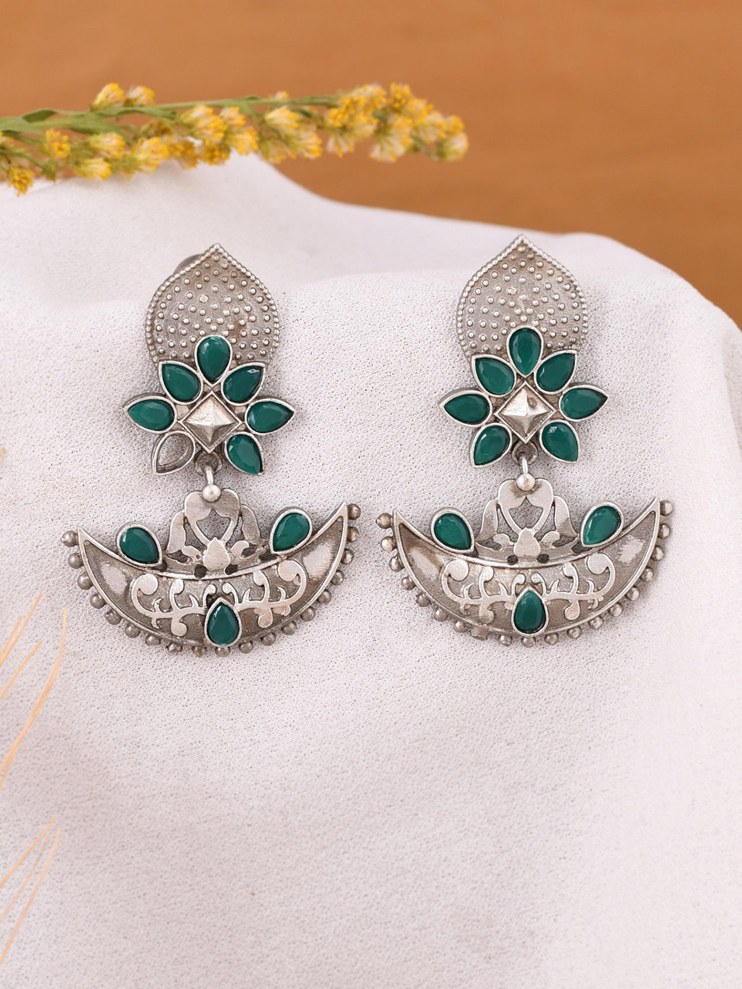 

DASTOOR Silver-Plated Contemporary Oxidised Drop Earrings