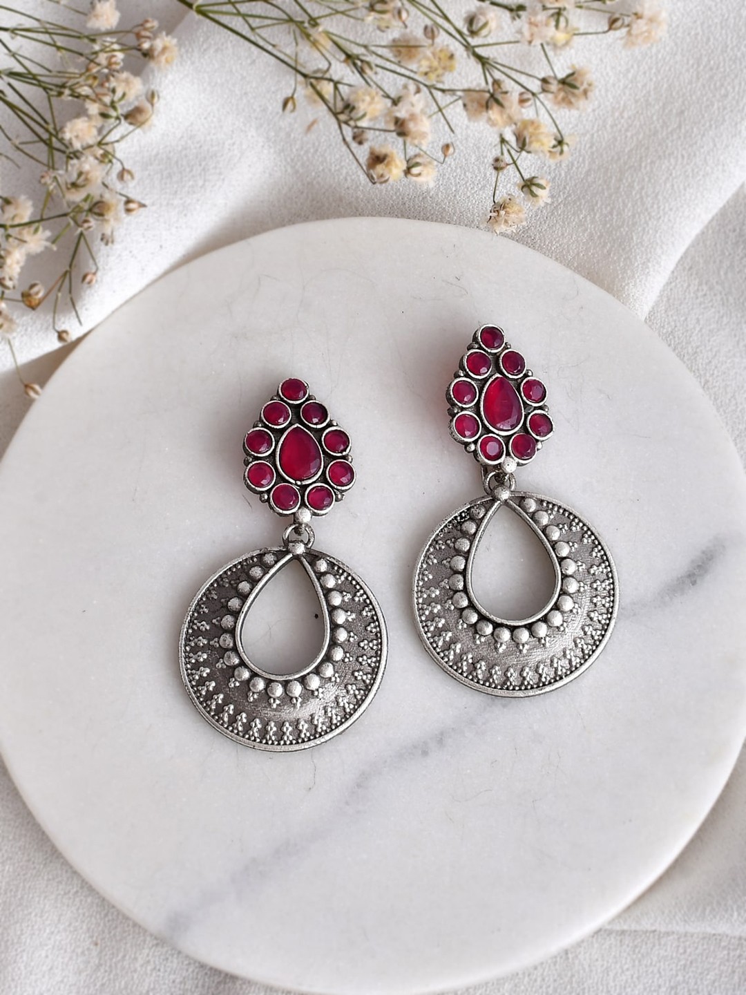 

DASTOOR Silver-Plated Stone Studded Contemporary Oxidised Drop Earrings