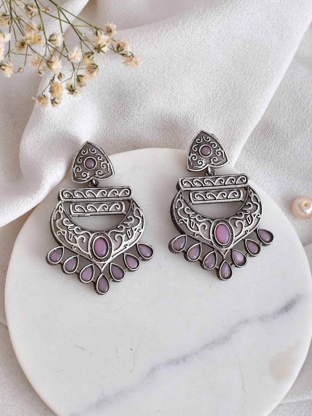 

DASTOOR Silver-Plated Contemporary Chandbalis Earrings