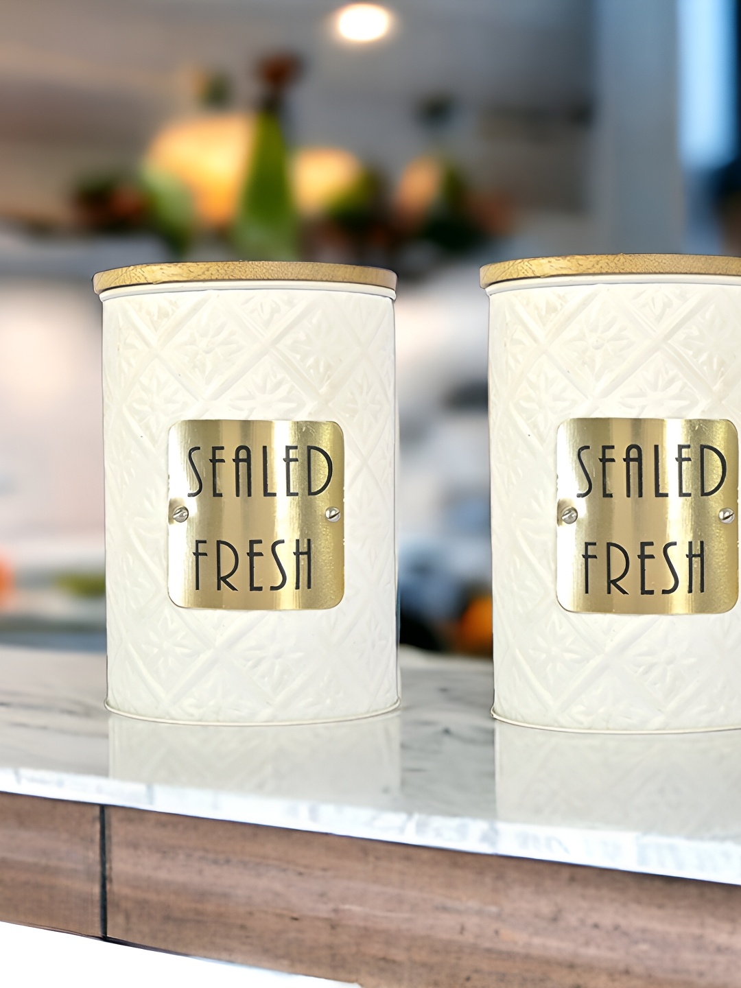 

Femora White & Brown 2 Pieces Textured Tin Storage Containers 900 ml Each