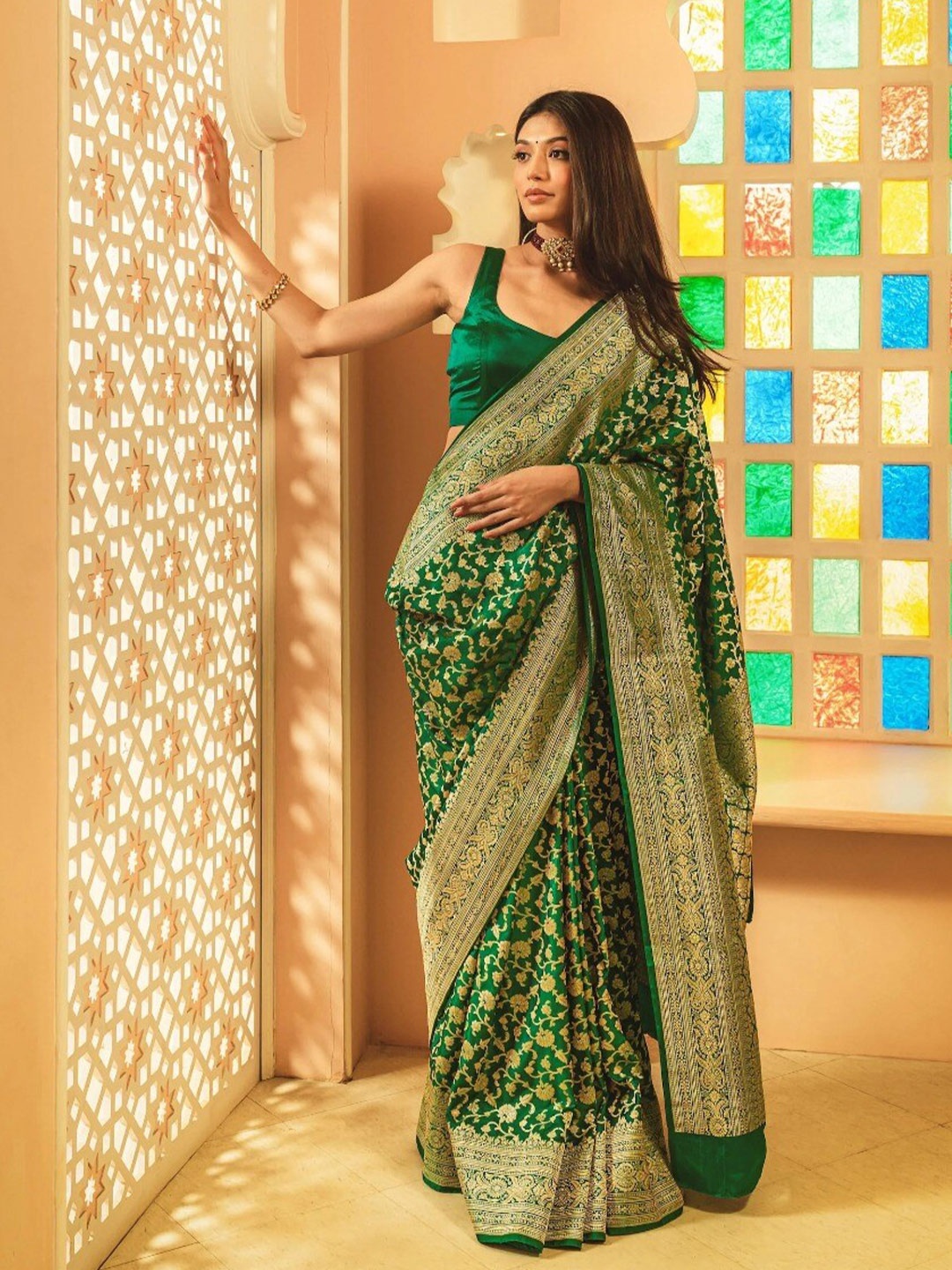

Mitera Ethnic Motifs Woven Design Zari Saree, Green