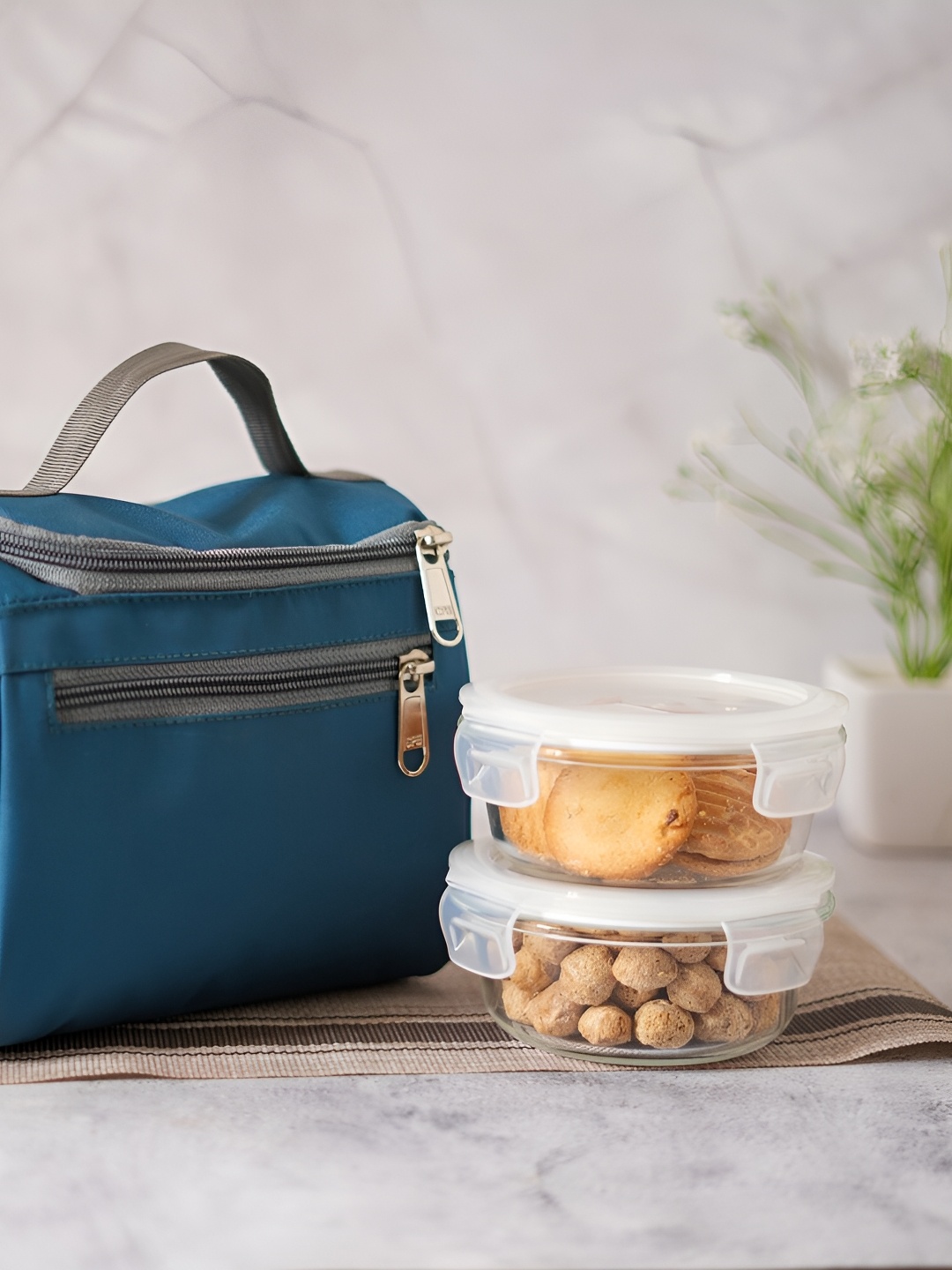

Femora 2 Pieces Transparent Glass Square Lunch Box With Bag - 380 ml
