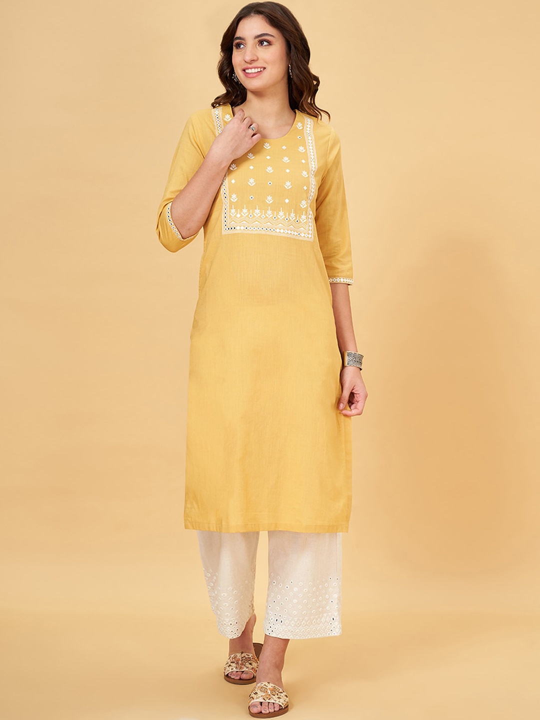 

RANGMANCH BY PANTALOONS Floral Embroidered Round Neck Straight Kurta, Yellow