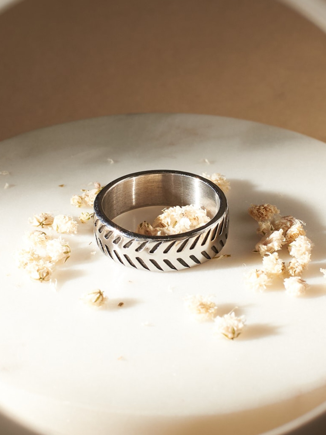 

SALTY Men Stainless Steel Tribal Majesty Finger Ring, Silver