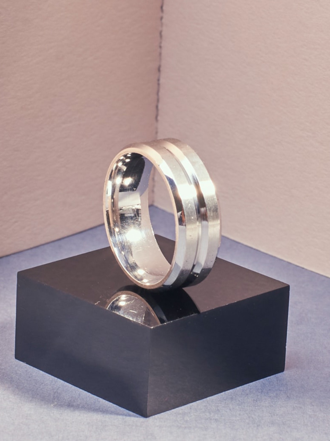 

SALTY Men Stainless Steel Eclipse Band Finger Rings, Silver