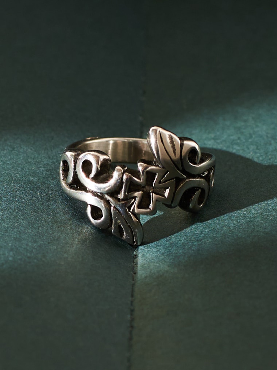 

SALTY Stainless Steel Aureate Dynasty Finger Rings, Silver