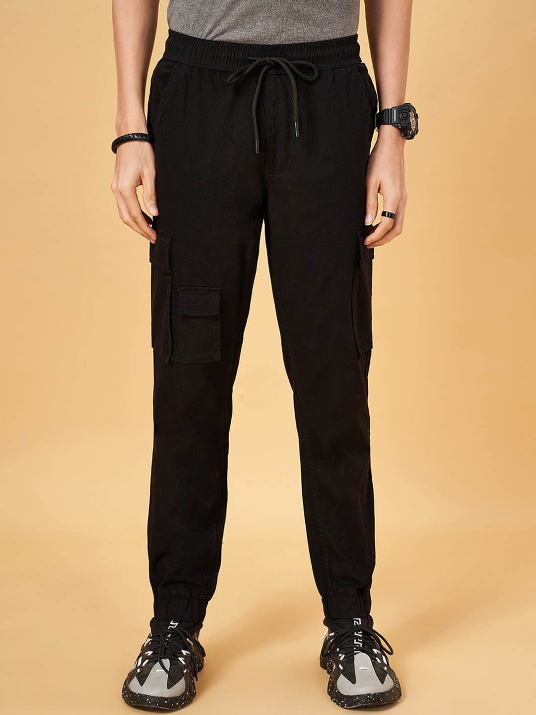 

People Men Mid-Rise Cotton Regular Fit Casual Cargos, Black