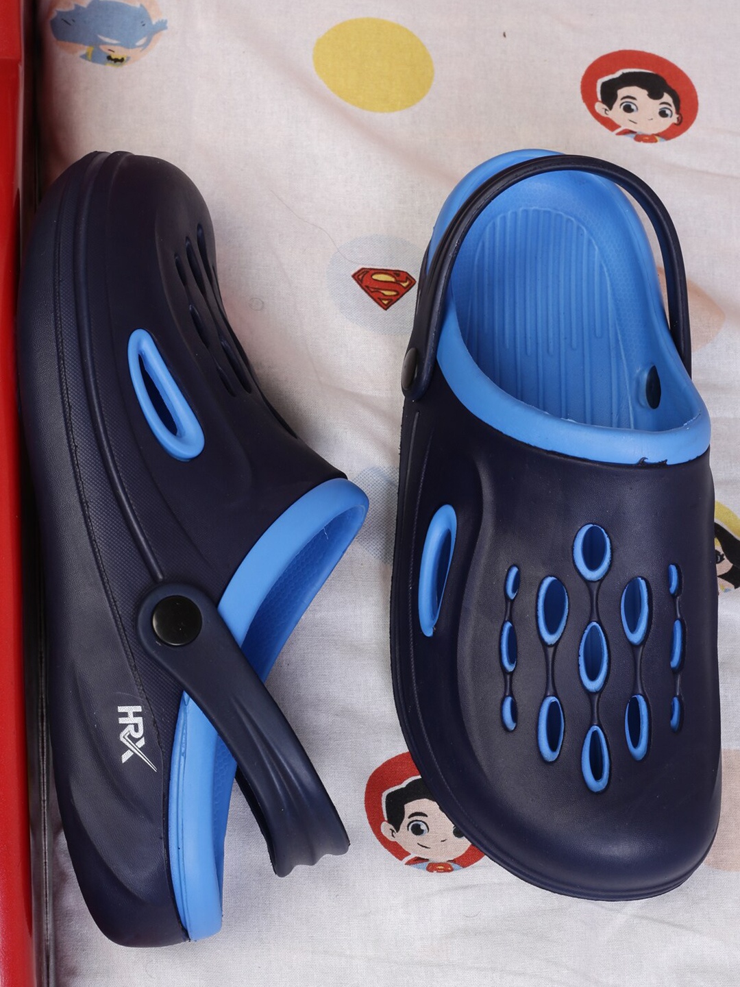 

HRX by Hrithik Roshan Men Navy Blue Self Design Rubber Clogs