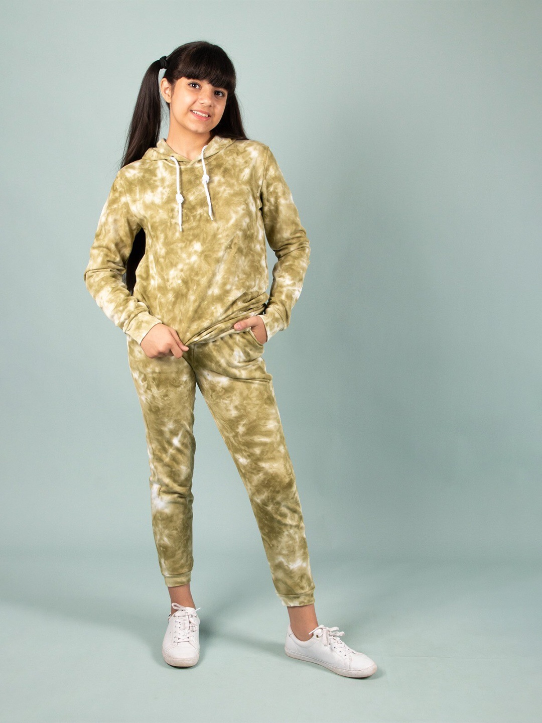 

TWEENY MINI Girls Tie and Dye Dyed Hooded Pure Cotton Sweatshirt With Jogger Set, Green