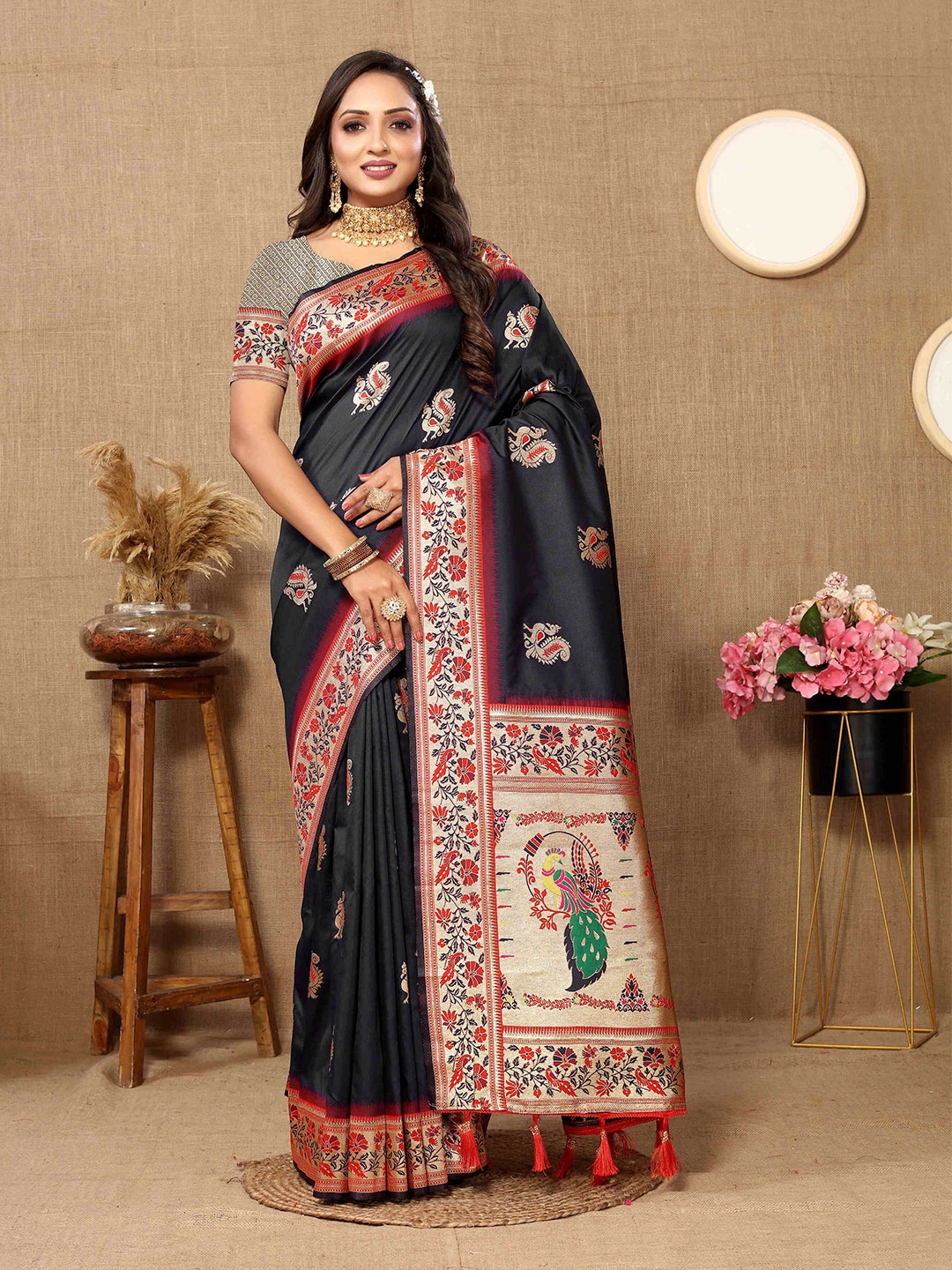

ZILVIRA Ethnic Motifs Woven Design Zari Pure Silk Paithani Saree, Black