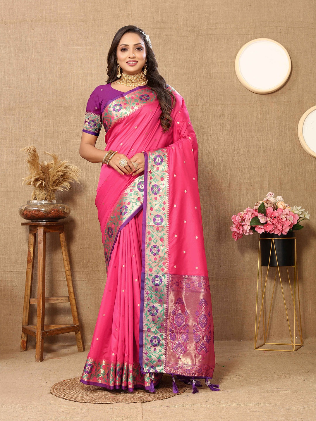 

ZILVIRA Woven Design Zari Silk Paithani Saree, Pink