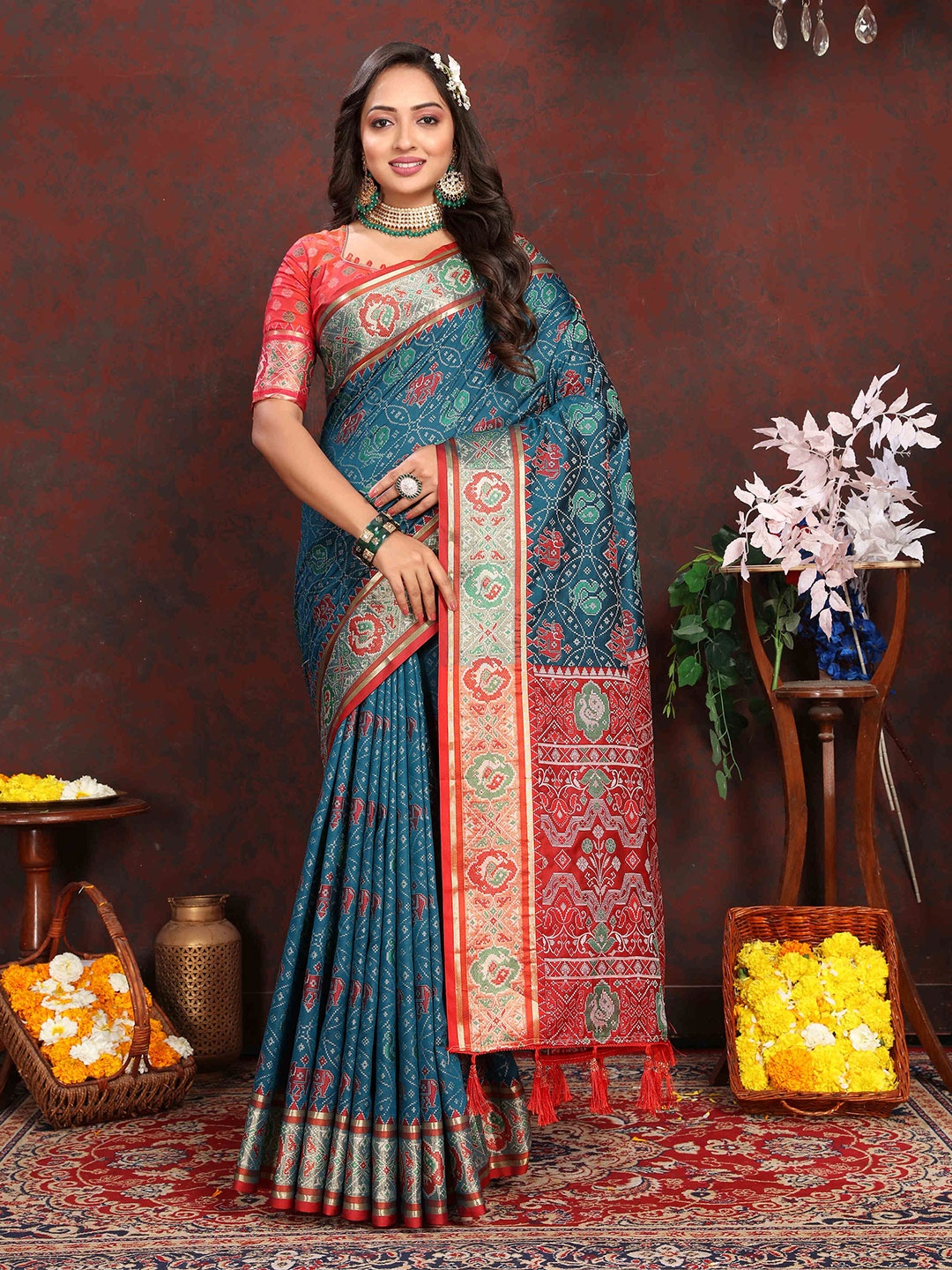 

ZILVIRA Ethnic Motifs Zari Patola Saree, Taupe