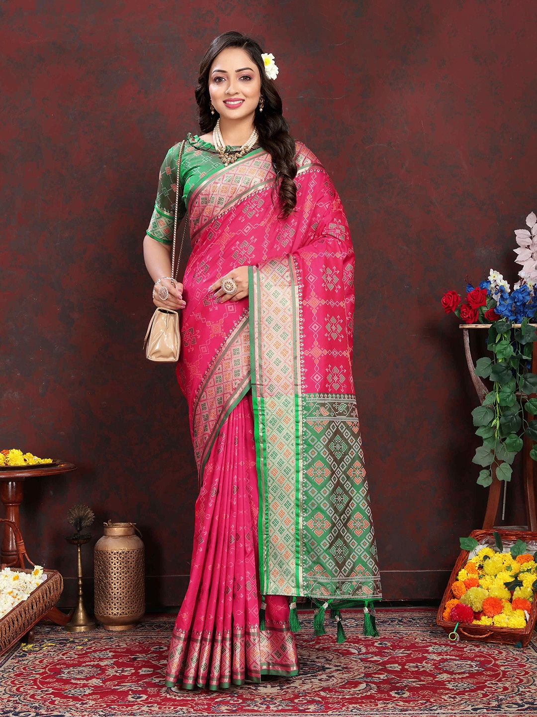 

ZILVIRA Ethnic Motifs Woven Design Zari Patola Saree, Pink