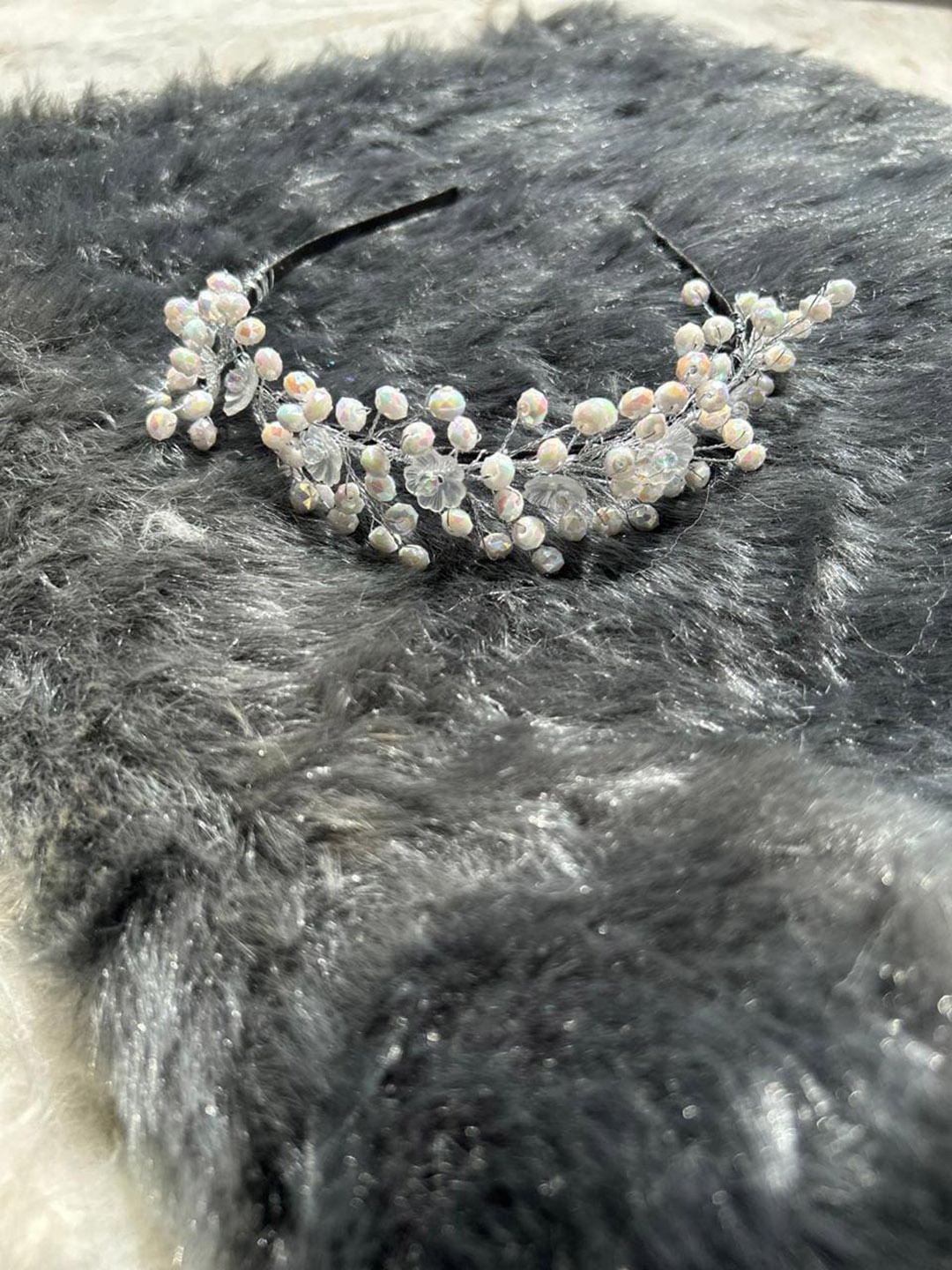 

Chronex Crystal Beaded, Silver Beads Crystal Leaf Fancy Hairband