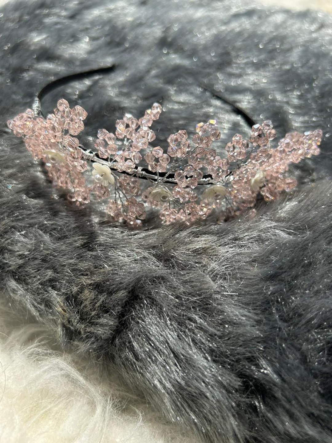 

CHRONEX Baby Pink Embellished Crystal Leaf Beaded Hairband