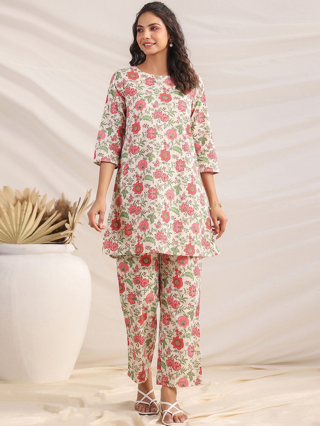 

Janasya Floral Printed Pure Cotton Tunic & Trouser, Beige