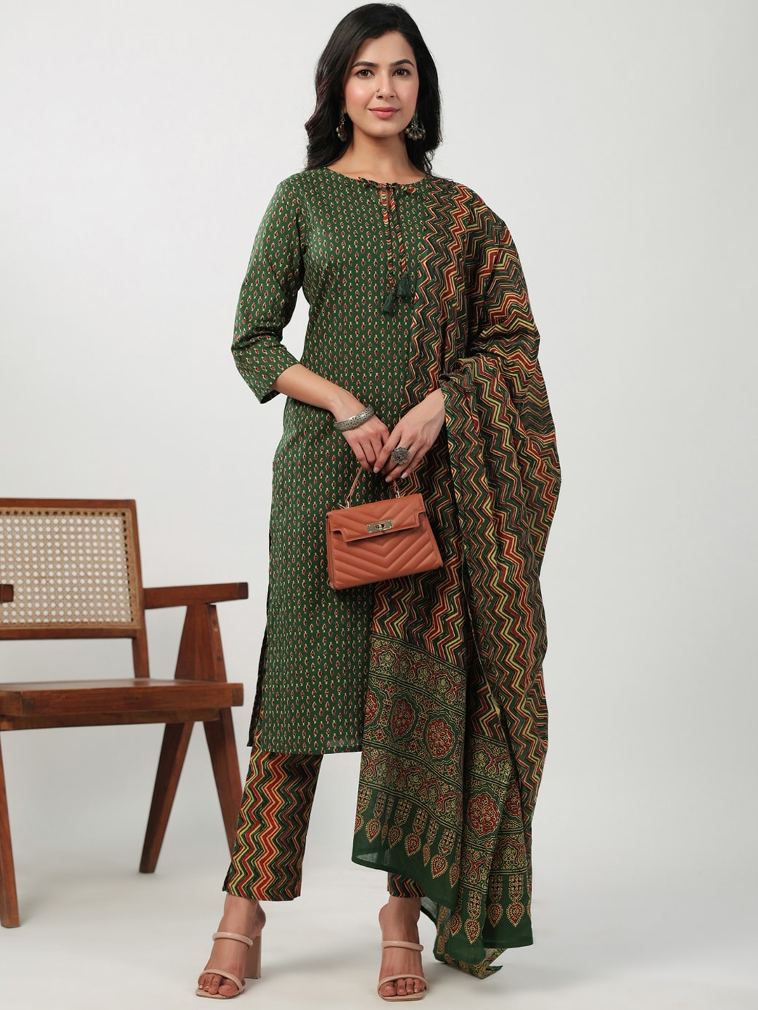 

Janasya Ethnic Motifs Printed Pure Cotton Straight Kurta with Trousers & Dupatta, Green